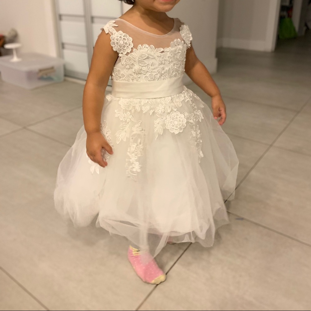 Ivory flower girl dress! Perfect condition.